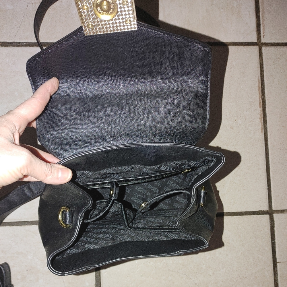 Steve Madden Convertible Backpack to Crossbody. - Picture 5 of 8